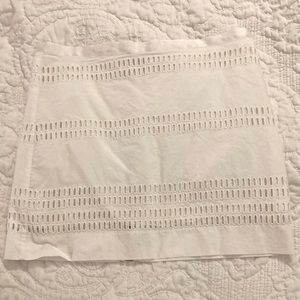 Beautiful White Gap eyelet skirt XS